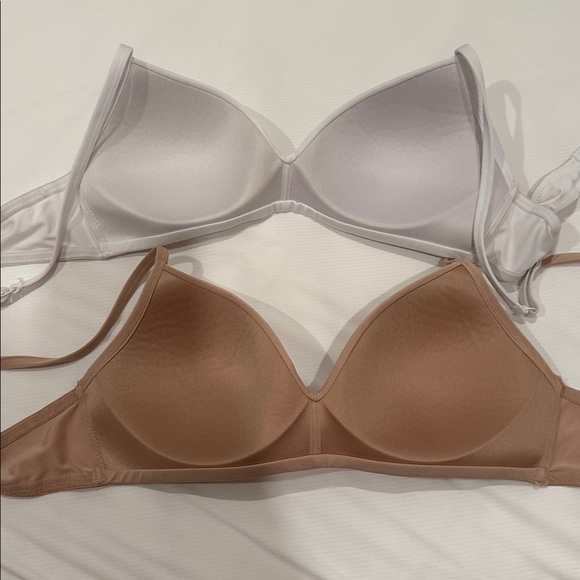 Hanes Tan and White Bra Set - Picture 2 of 3